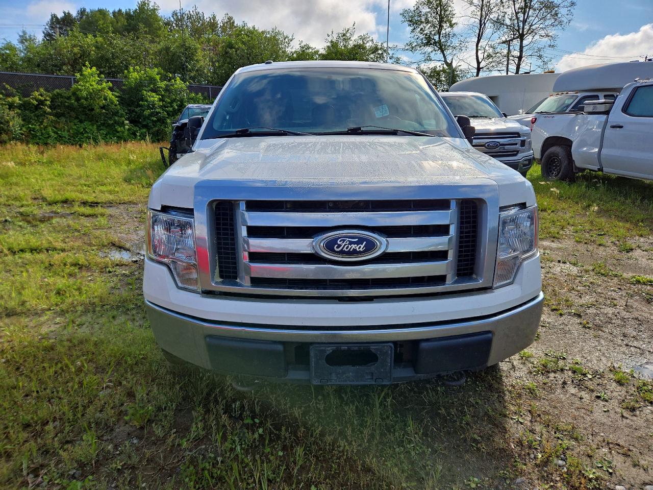 2012 Ford F150 Super Cab White vin: 1FTFX1EF7CFB88526