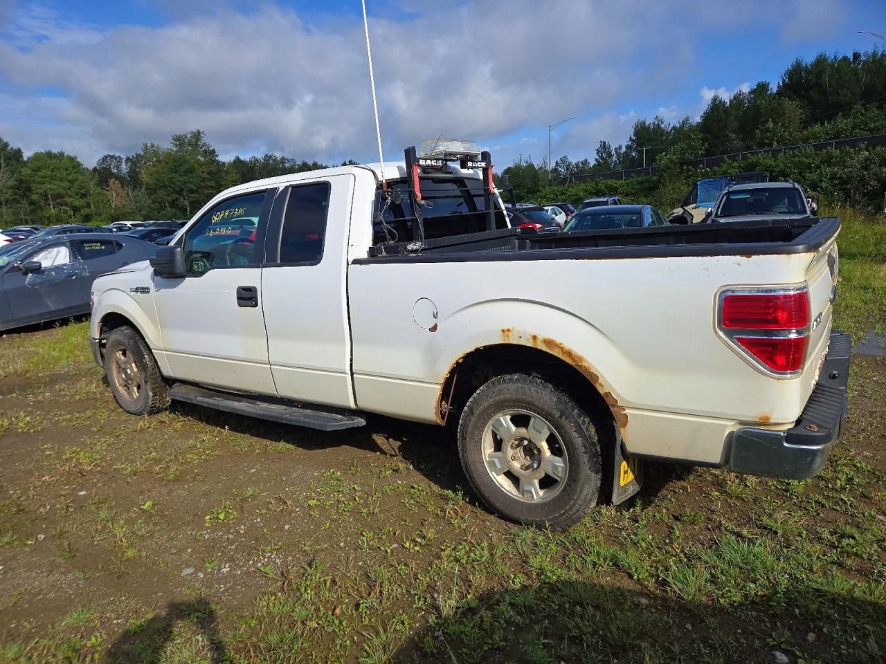 2012 Ford F150 Super Cab White vin: 1FTFX1EF7CFB88526