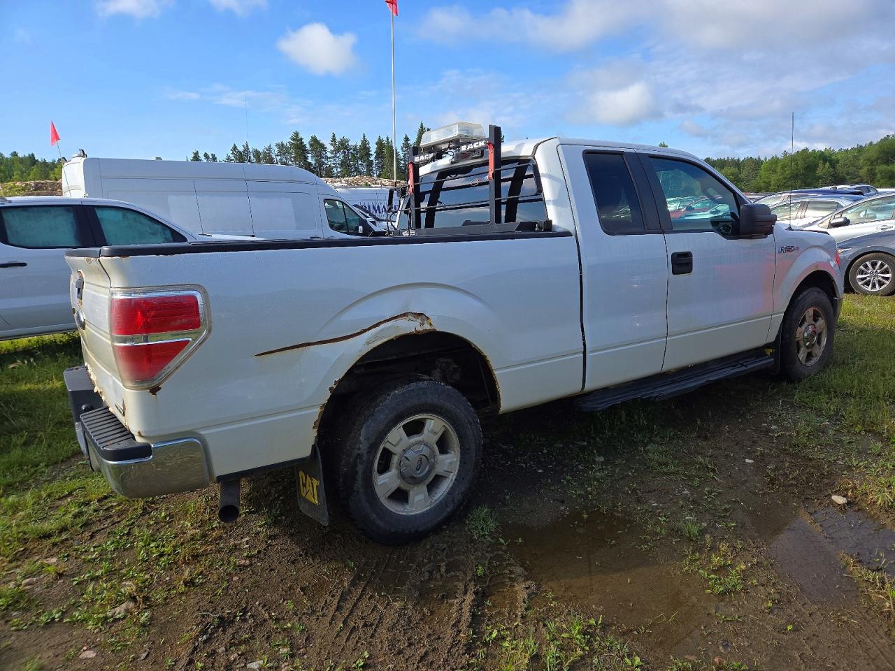 2012 Ford F150 Super Cab White vin: 1FTFX1EF7CFB88526
