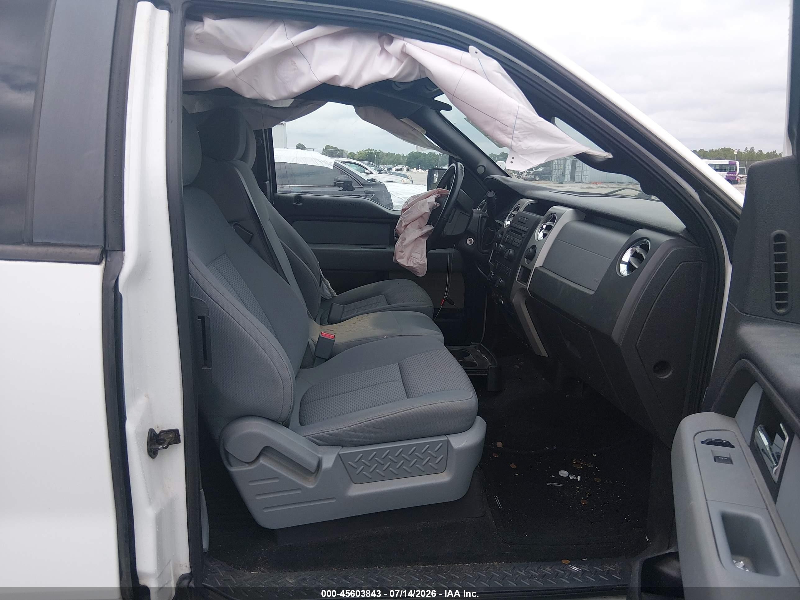 2012 Ford F-150 Xlt White vin: 1FTFX1EF7CFC88299