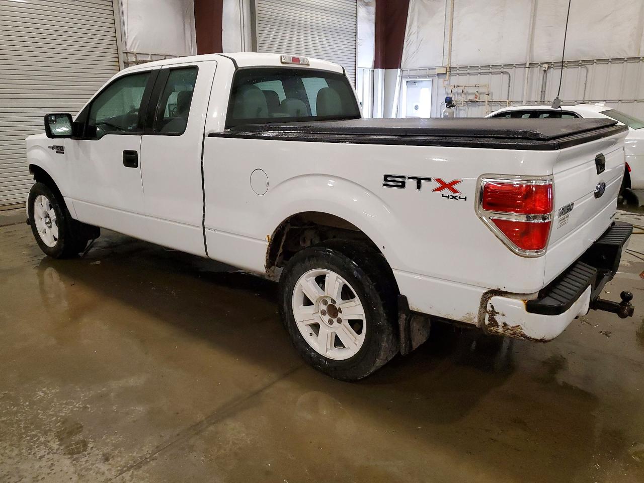 2012 Ford F150 Super Cab White vin: 1FTFX1EF7CKE22462