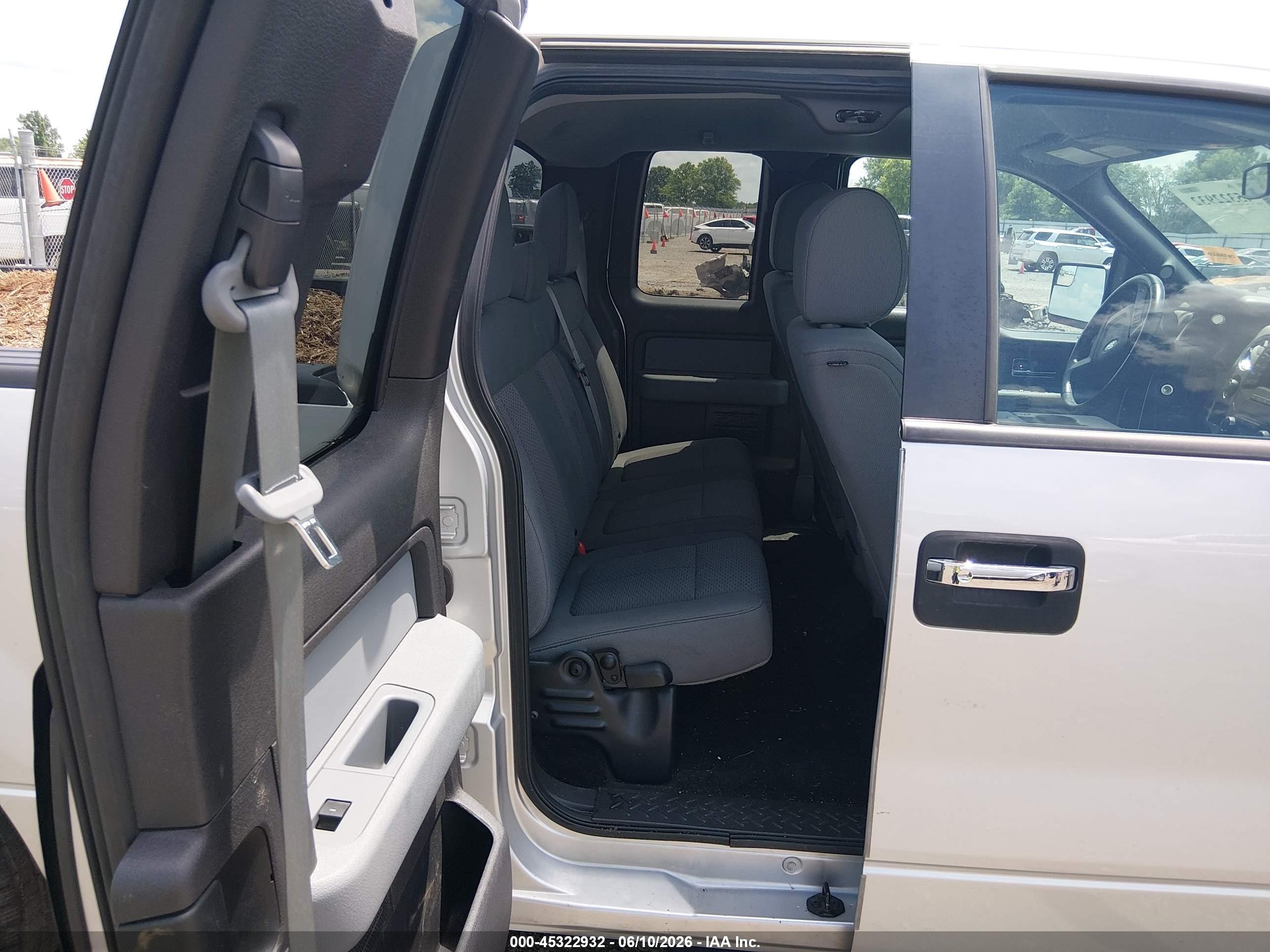 2013 Ford F-150 Xlt Silver vin: 1FTFX1EF7DFD08729