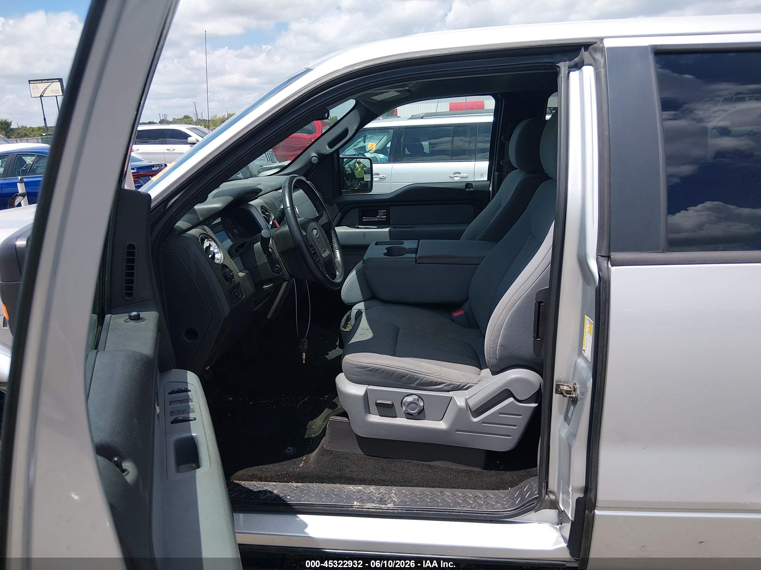 2013 Ford F-150 Xlt Silver vin: 1FTFX1EF7DFD08729