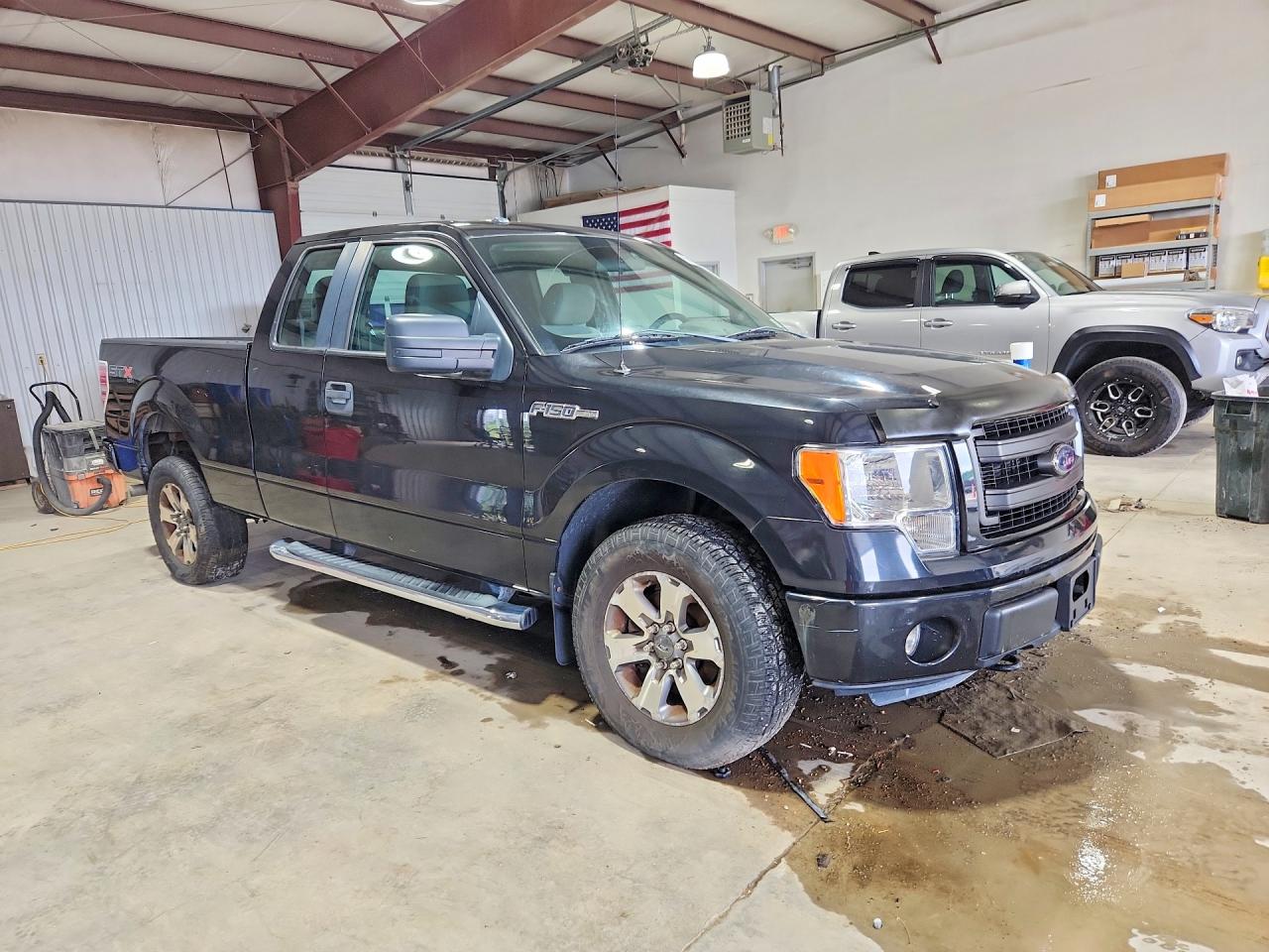 2013 Ford F150 Super Cab Black vin: 1FTFX1EF7DFD16460
