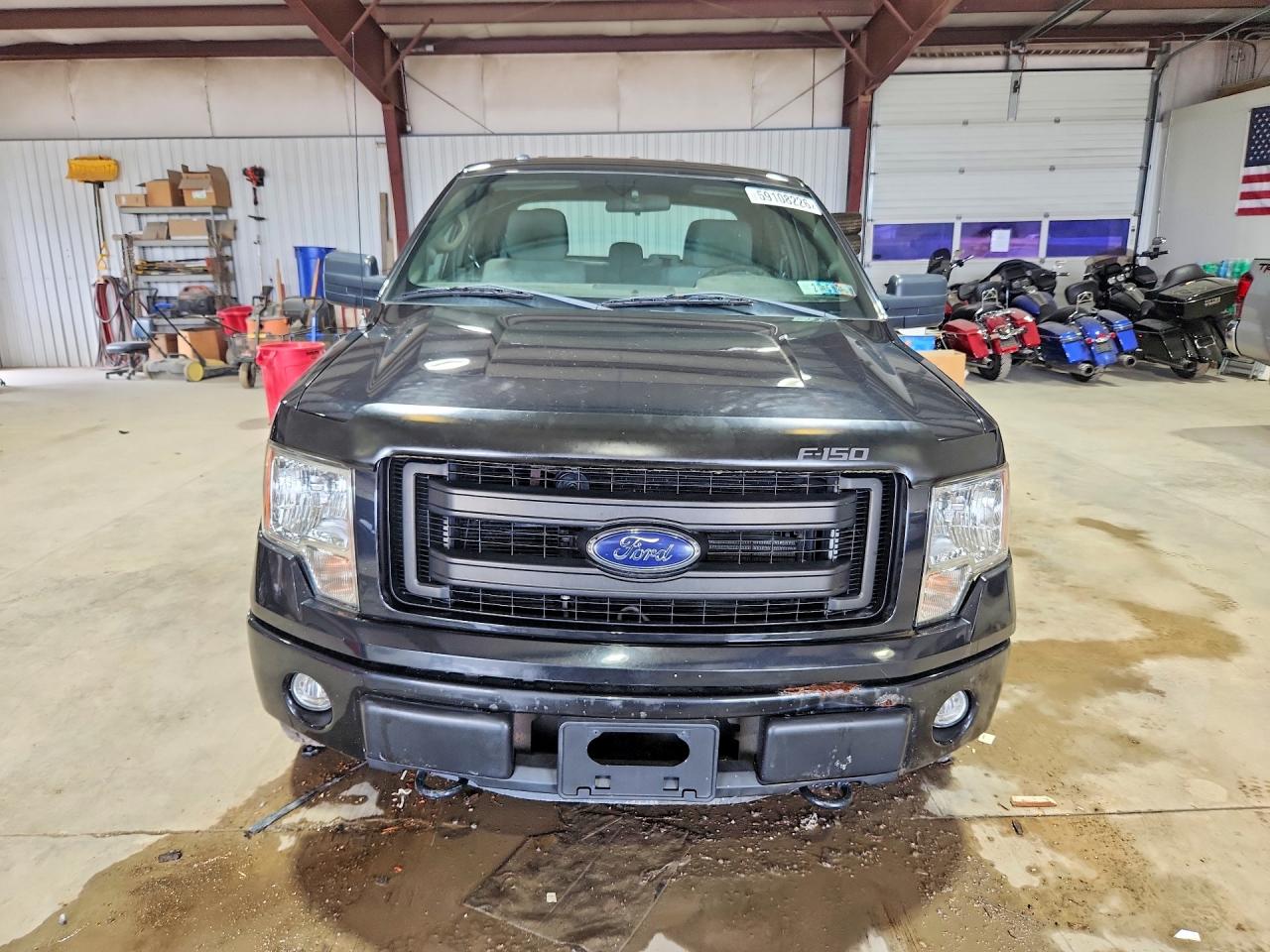 2013 Ford F150 Super Cab Black vin: 1FTFX1EF7DFD16460