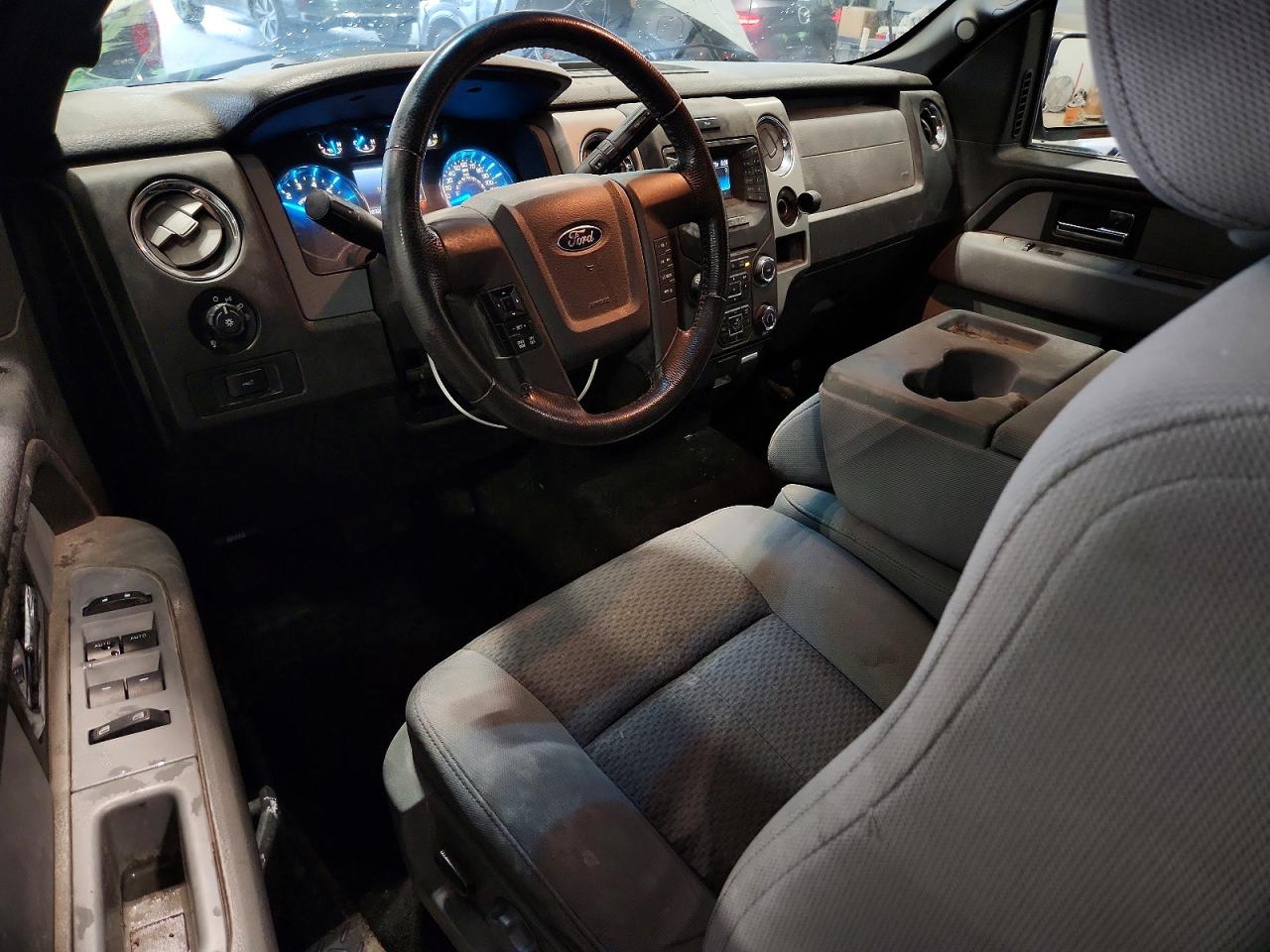 2013 Ford F150 Super Cab Silver vin: 1FTFX1EF7DFE04005