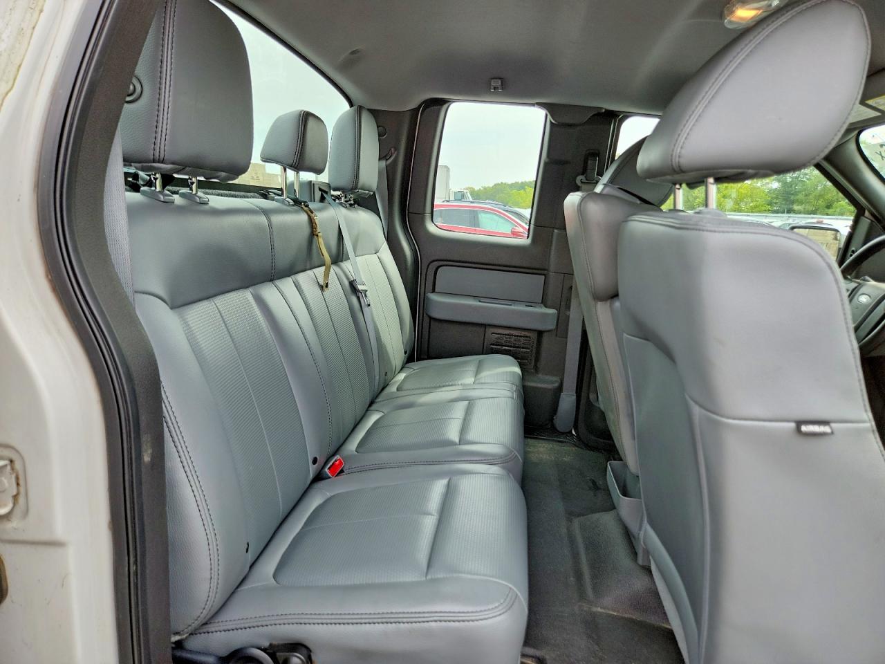 2013 Ford F150 Super Cab Белый vin: 1FTFX1EF7DKE66964