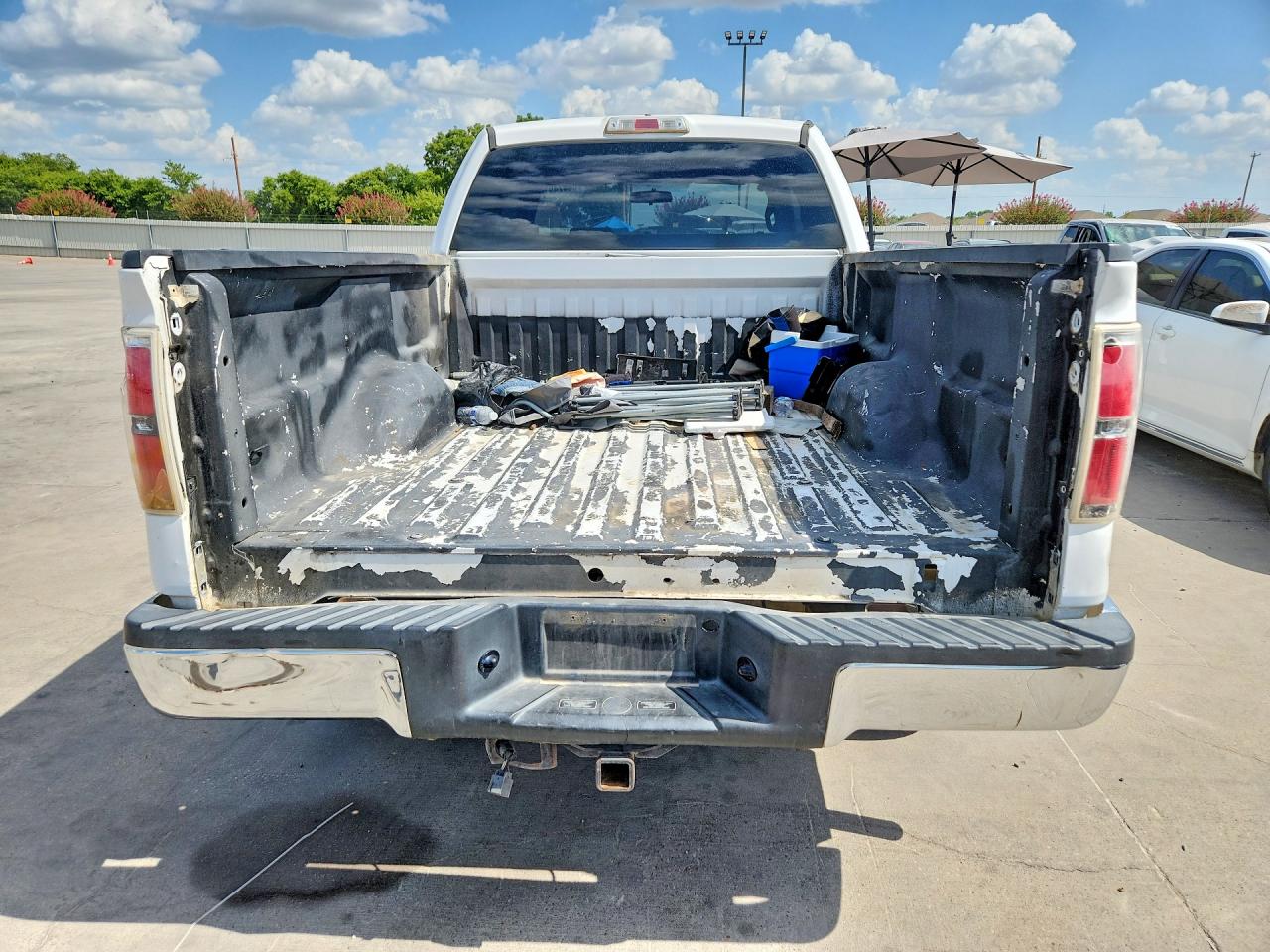 2014 Ford F150 Super Cab White vin: 1FTFX1EF7EKD53758