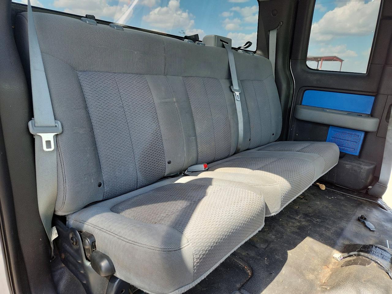 2014 Ford F150 Super Cab White vin: 1FTFX1EF7EKD53758