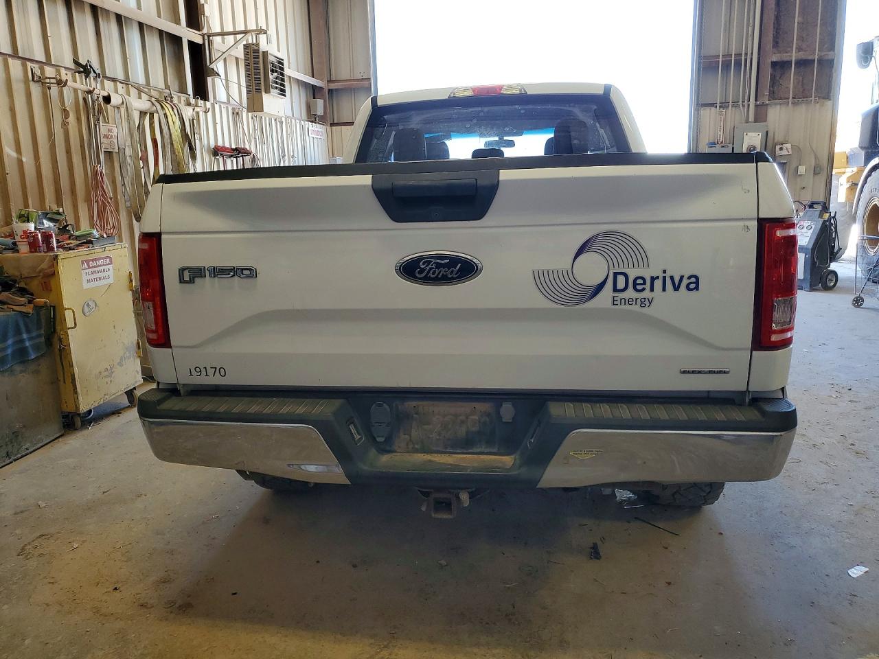 2015 Ford F150 Super Cab White vin: 1FTFX1EF7FKE11465