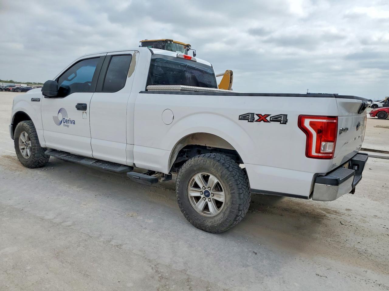 2015 Ford F150 Super Cab White vin: 1FTFX1EF7FKE11465
