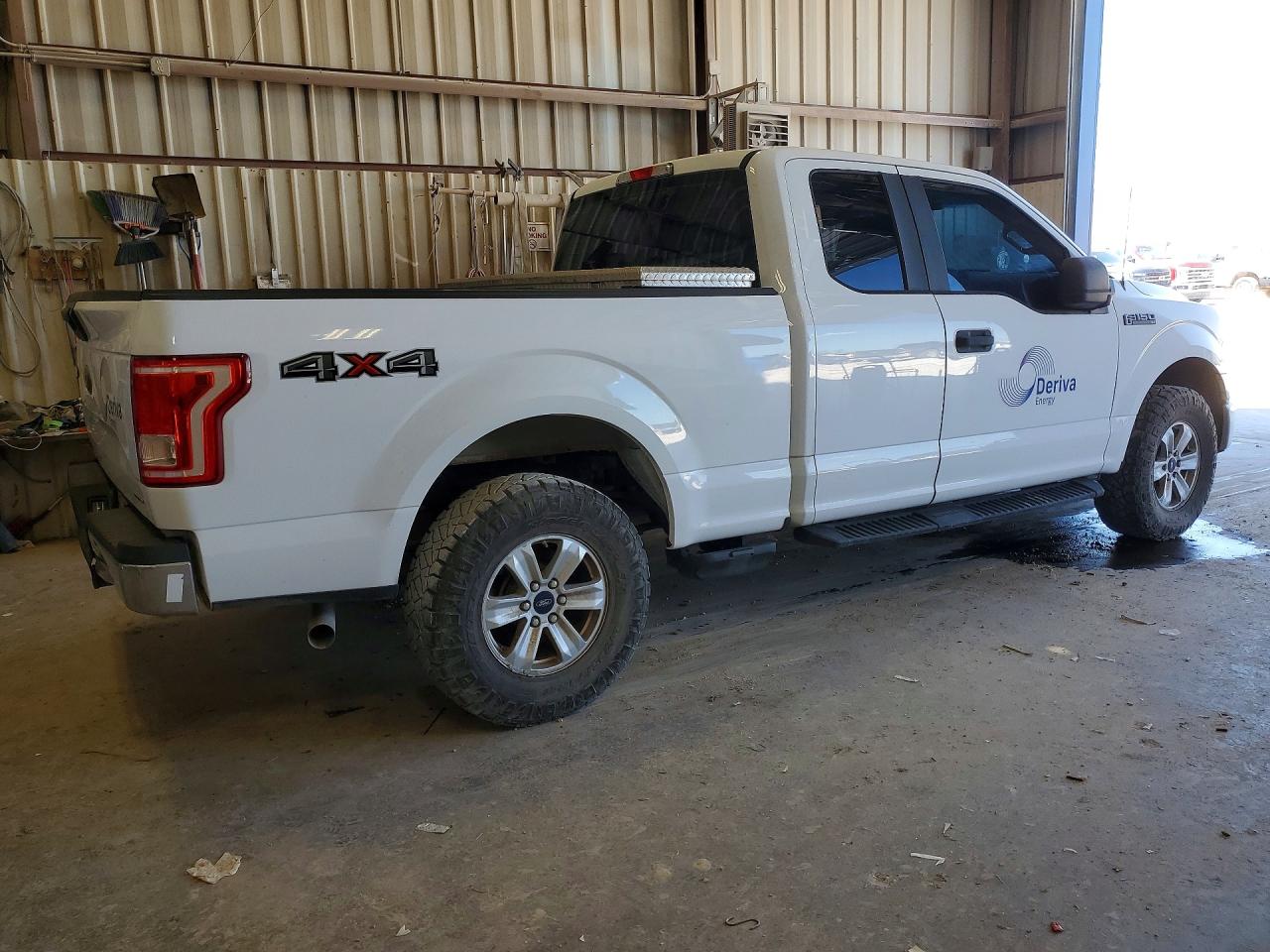 2015 Ford F150 Super Cab White vin: 1FTFX1EF7FKE11465