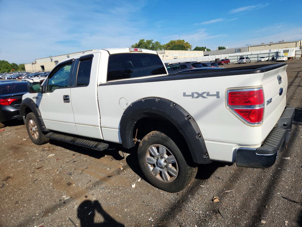 2011 Ford F150 Super Cab White vin: 1FTFX1EF8BFA28993