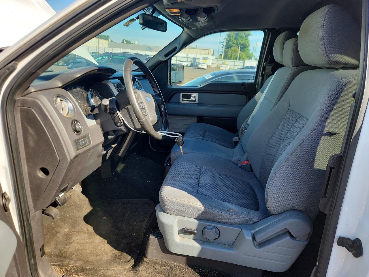 2011 Ford F150 Super Cab White vin: 1FTFX1EF8BFA28993