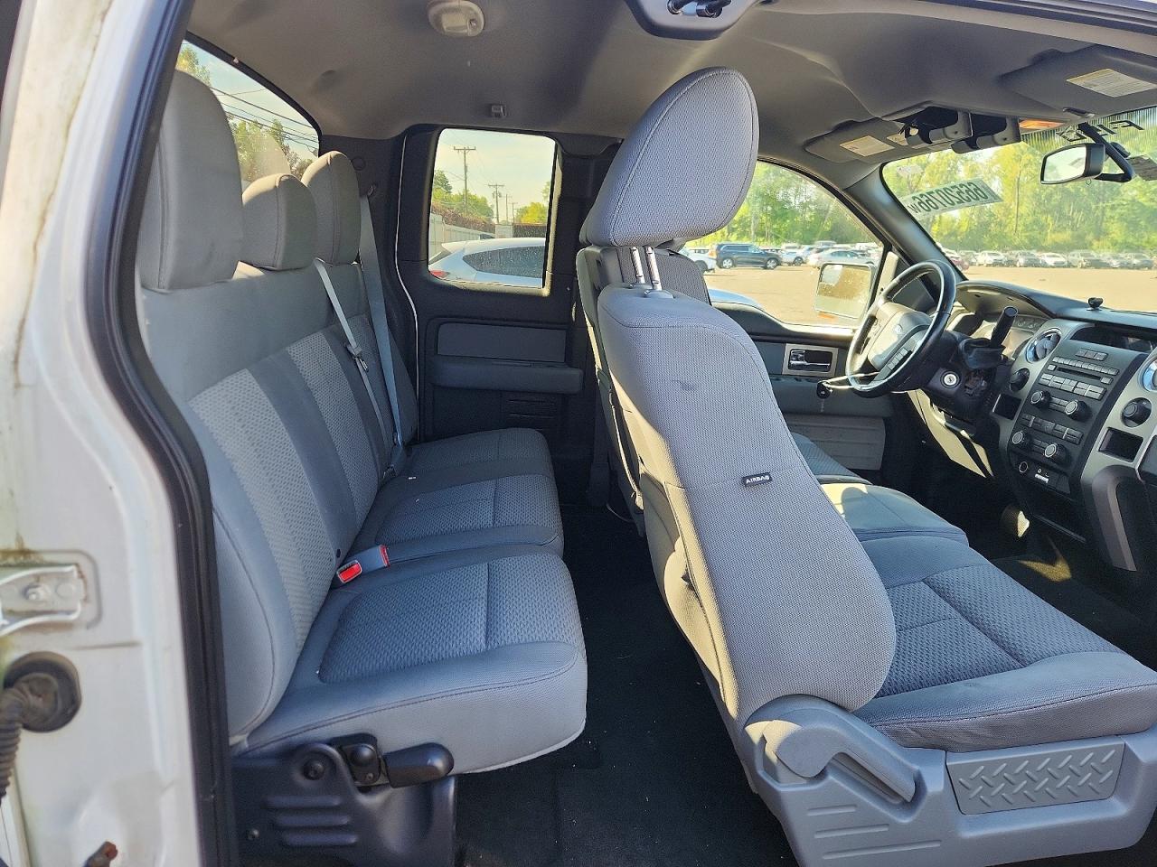 2011 Ford F150 Super Cab White vin: 1FTFX1EF8BFA28993