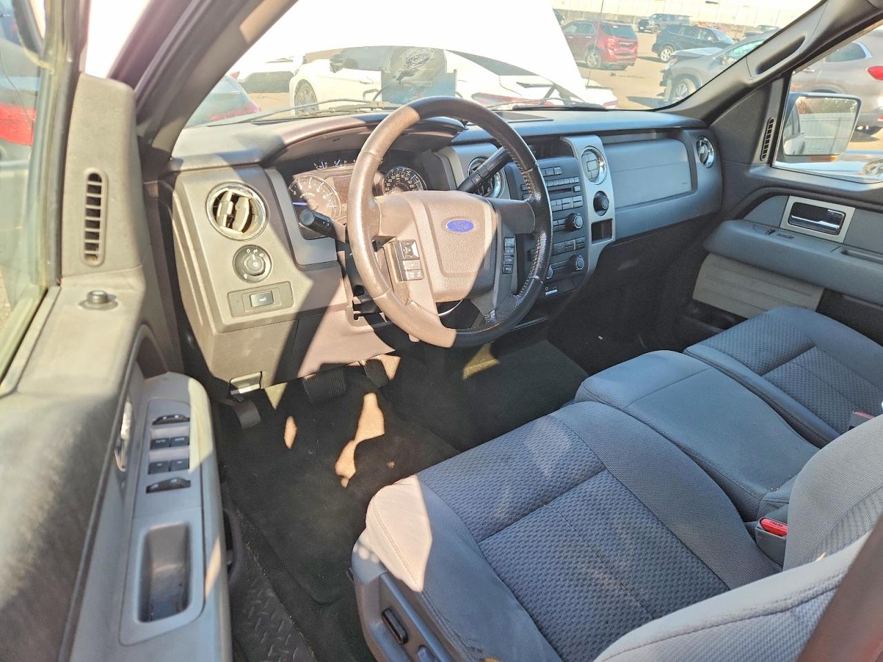 2011 Ford F150 Super Cab White vin: 1FTFX1EF8BFA28993