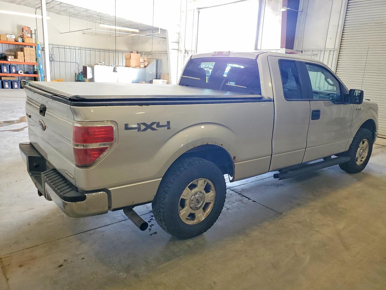 2011 Ford F150 Super Cab Silver vin: 1FTFX1EF8BFA96548