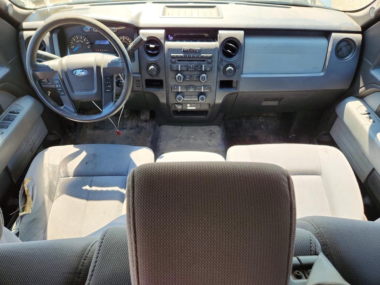 2013 Ford F150 Super Cab Серебряный vin: 1FTFX1EF8DFA12893