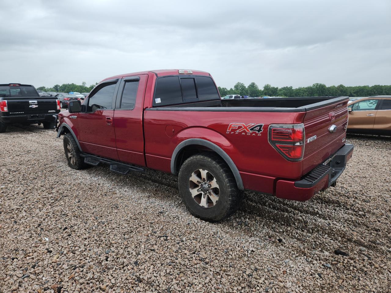 2013 Ford F150 Super Cab Red vin: 1FTFX1EF8DFA58465