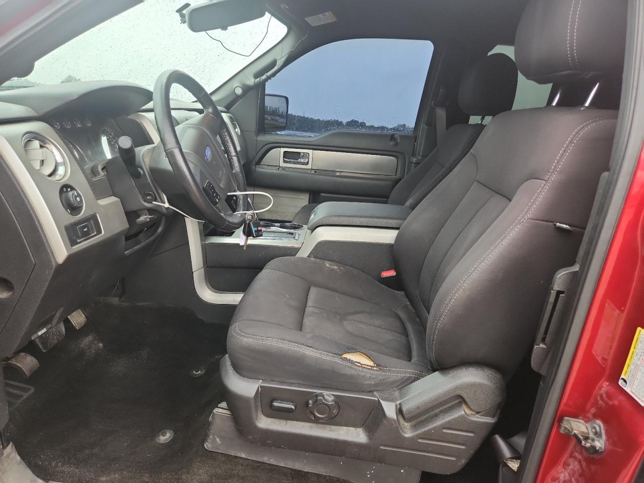 2013 Ford F150 Super Cab Red vin: 1FTFX1EF8DFA58465