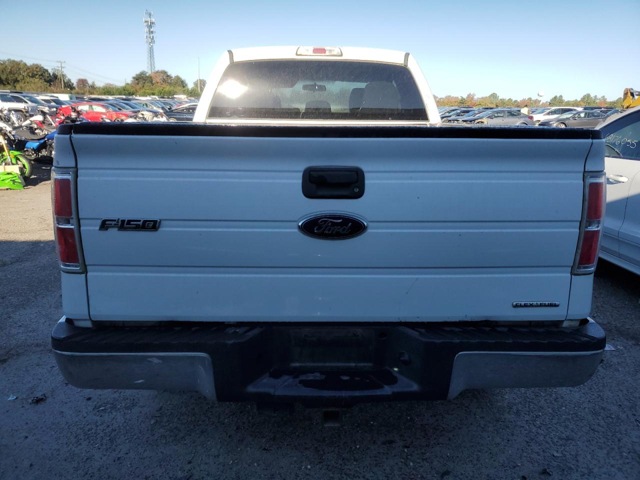 2013 Ford F150 Super Cab White vin: 1FTFX1EF8DFB06966