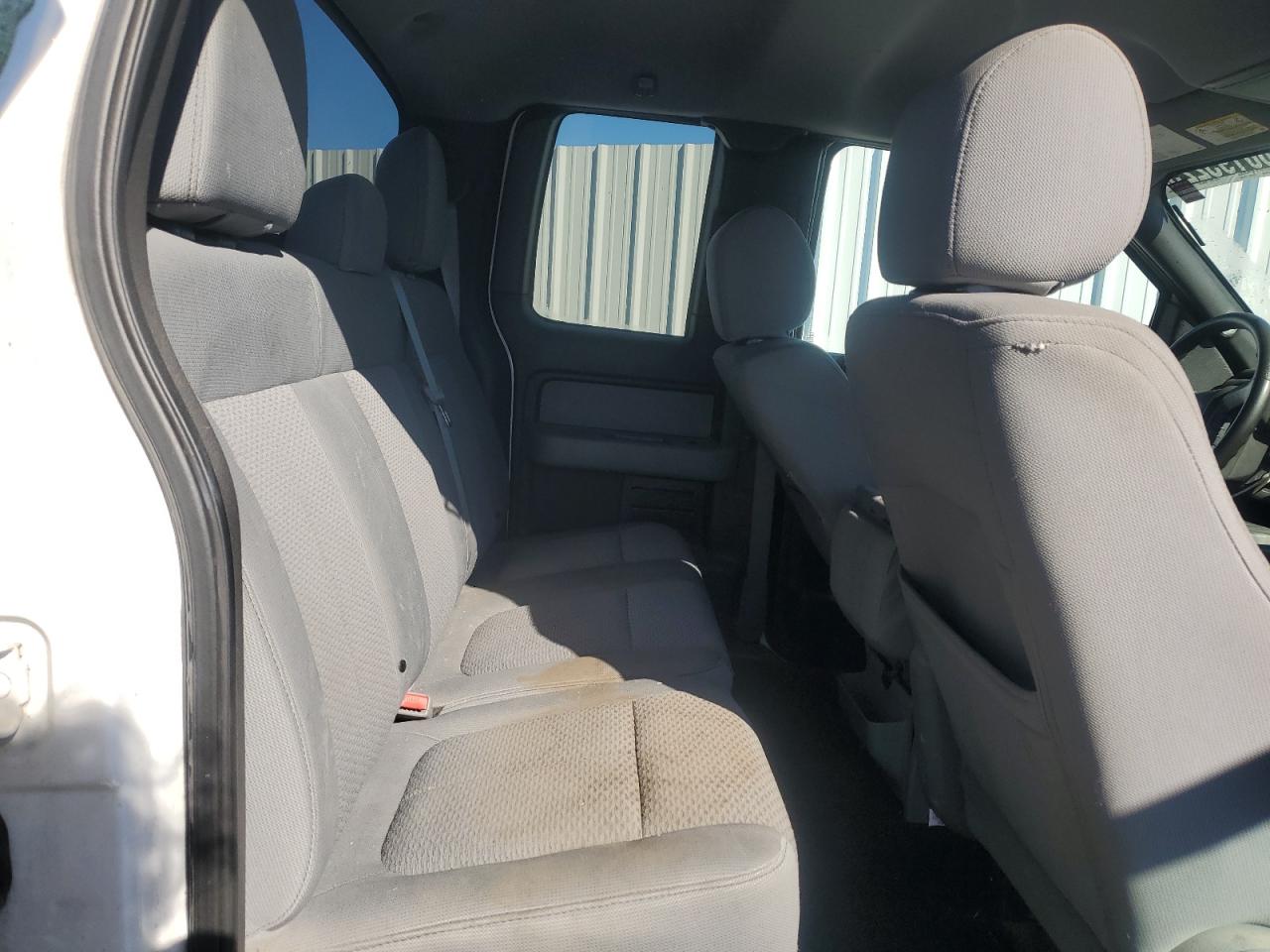 2013 Ford F150 Super Cab White vin: 1FTFX1EF8DFB06966