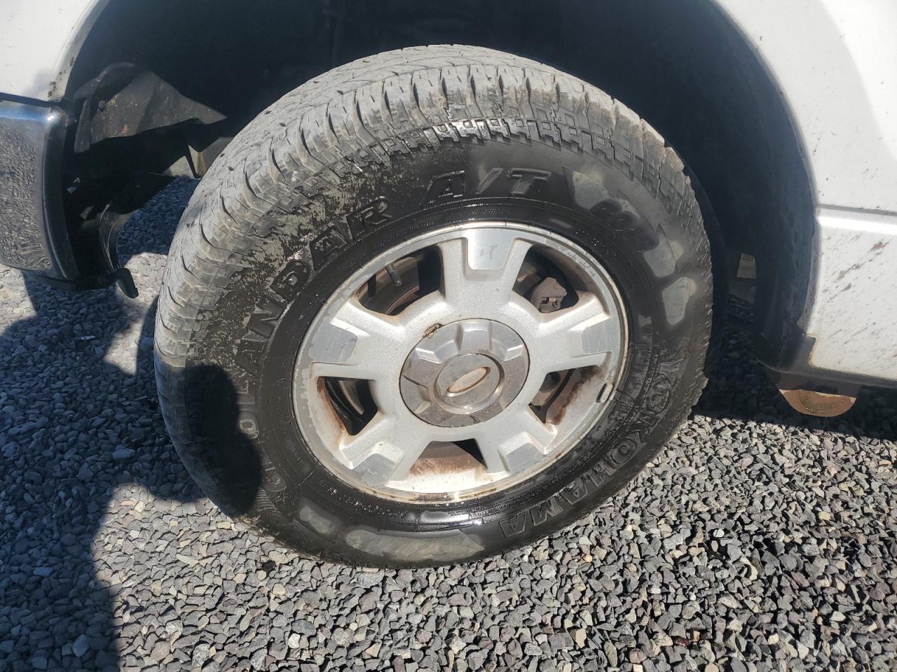 2013 Ford F150 Super Cab White vin: 1FTFX1EF8DFB06966 Damage: Left Front Wheel, Curb Rash, 2 To 3 Inches