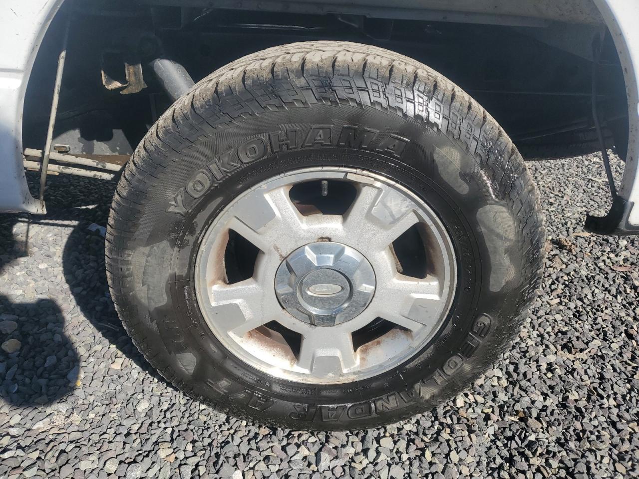 2013 Ford F150 Super Cab White vin: 1FTFX1EF8DFB06966 Damage: Left Rear Wheel, Curb Rash, 3 To 4 Inches