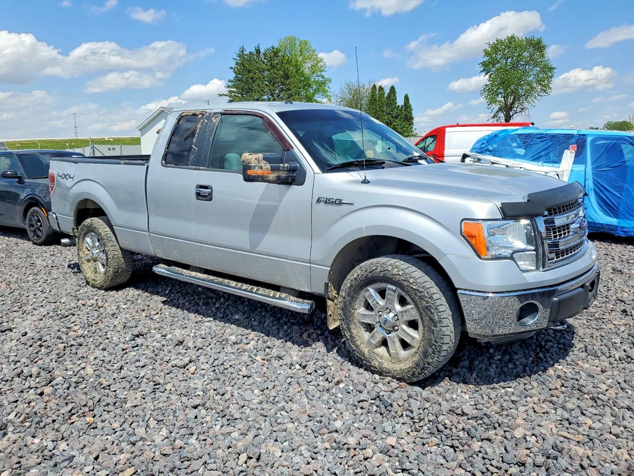 2013 Ford F150 Super Cab Silver vin: 1FTFX1EF8DFC25858