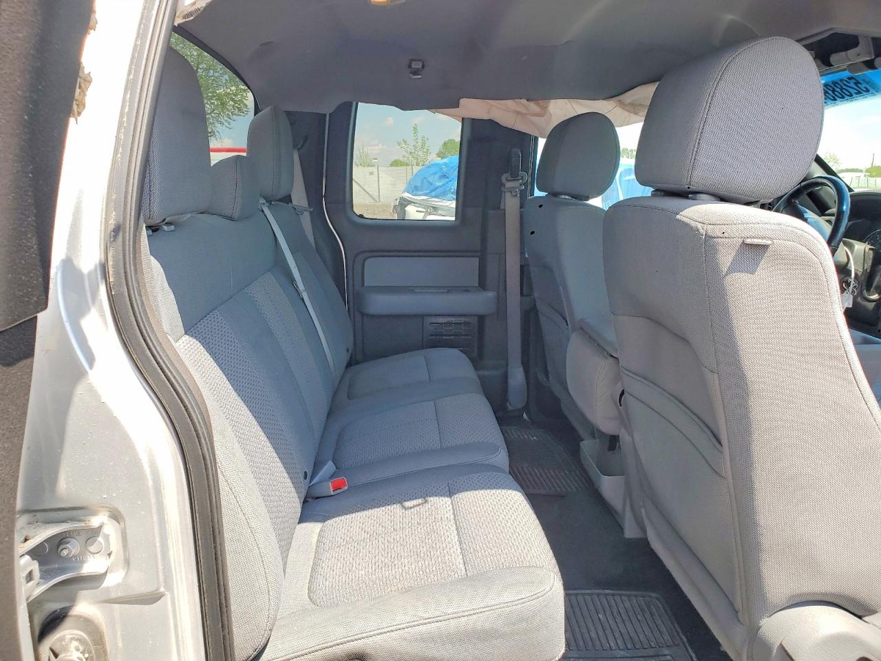 2013 Ford F150 Super Cab Silver vin: 1FTFX1EF8DFC25858
