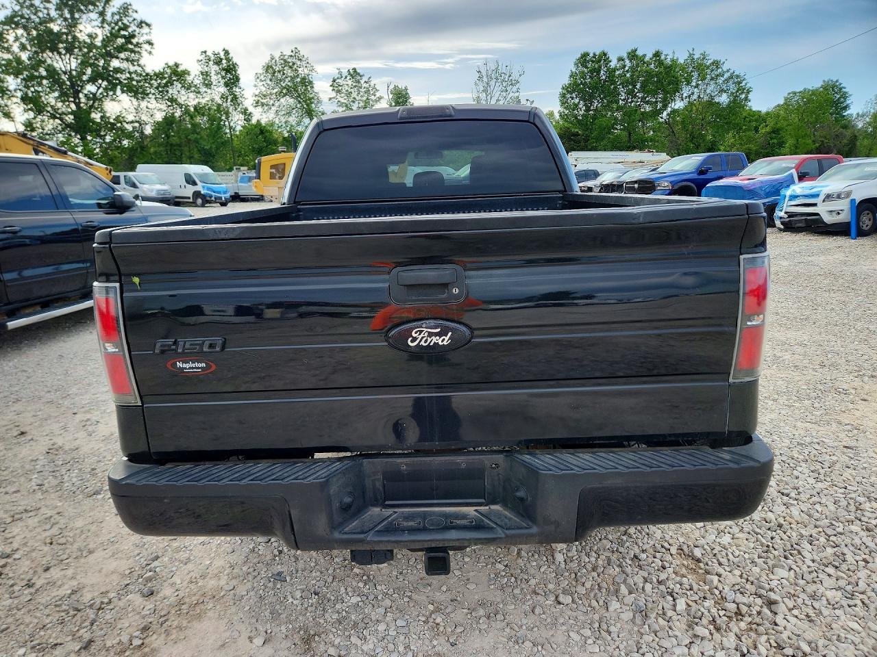 2013 Ford F150 Super Cab Black vin: 1FTFX1EF8DKF92136