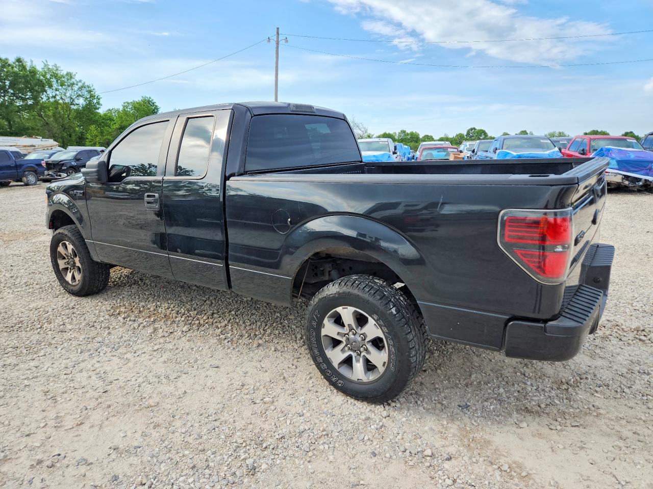 2013 Ford F150 Super Cab Black vin: 1FTFX1EF8DKF92136