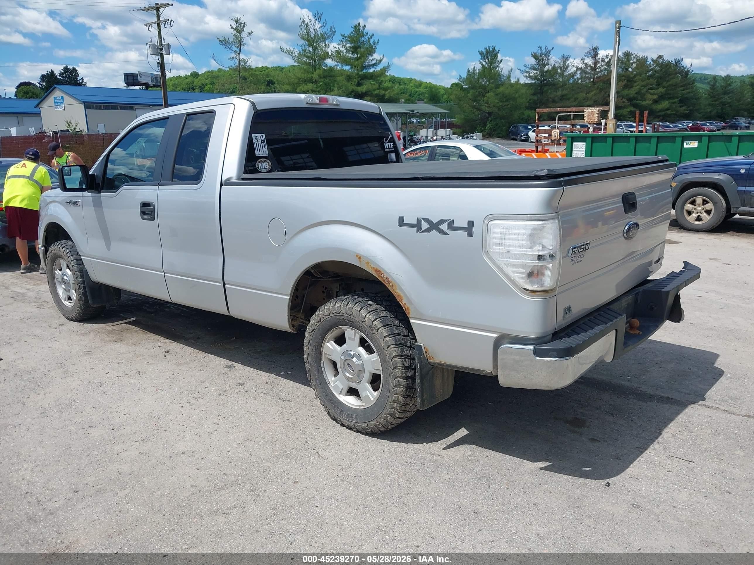 2013 Ford F-150 Xlt Silver vin: 1FTFX1EF8DKG04642