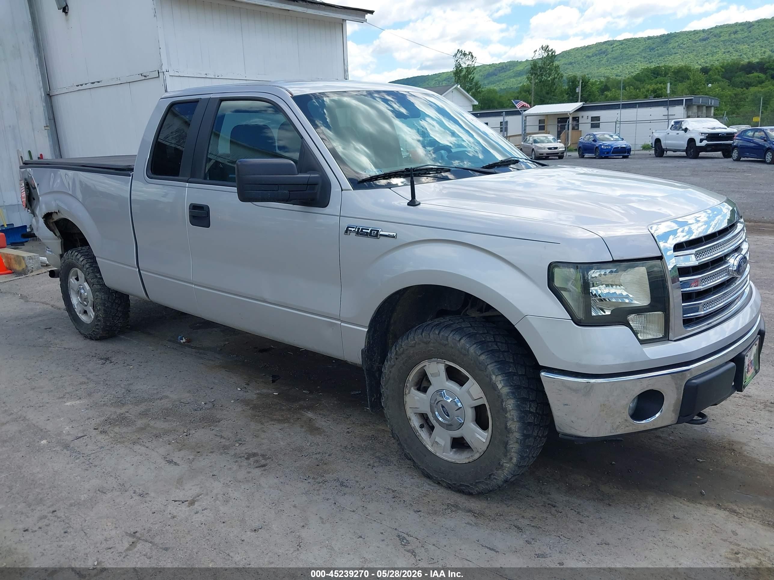 2013 Ford F-150 Xlt Silver vin: 1FTFX1EF8DKG04642