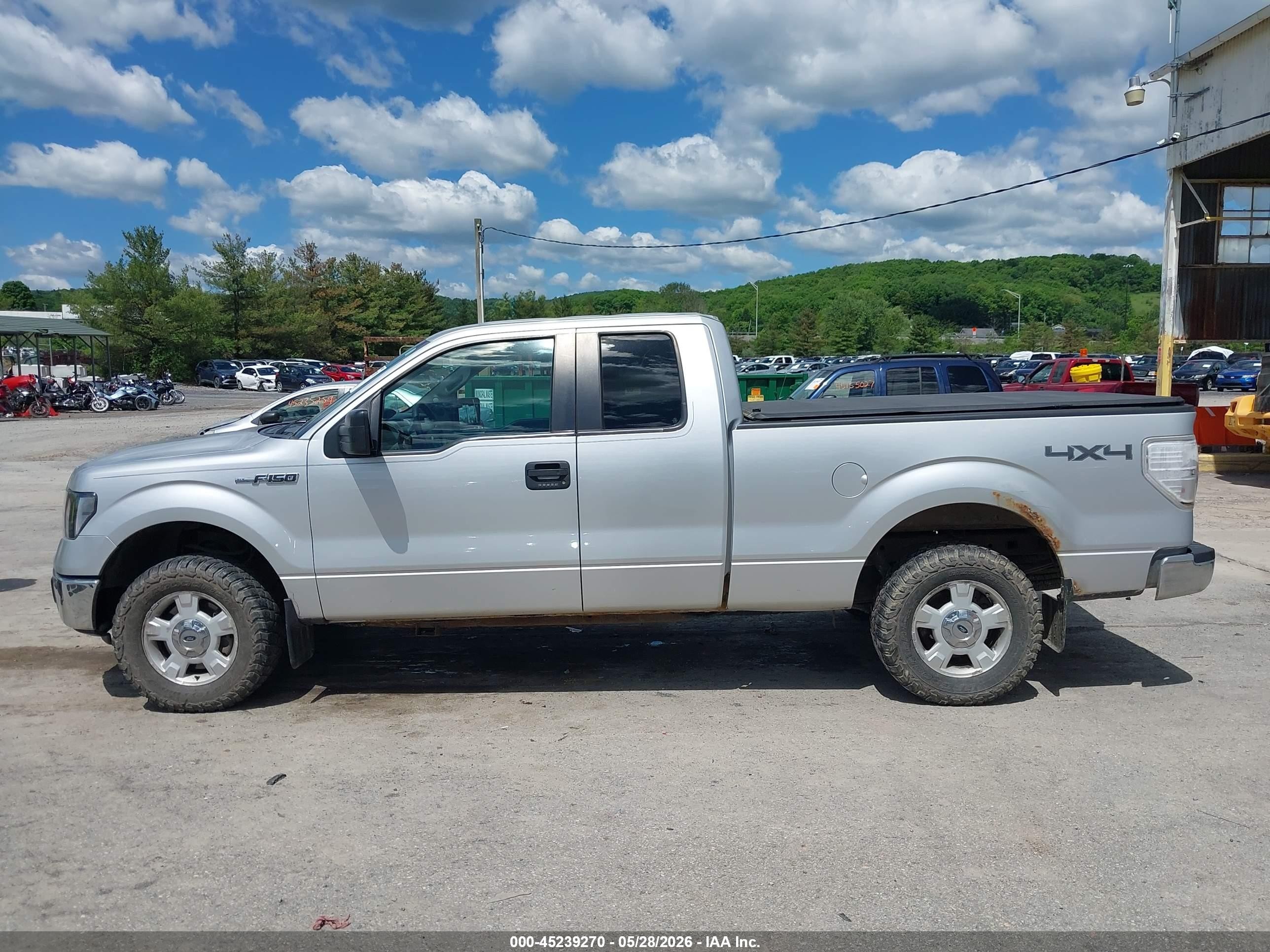 2013 Ford F-150 Xlt Silver vin: 1FTFX1EF8DKG04642