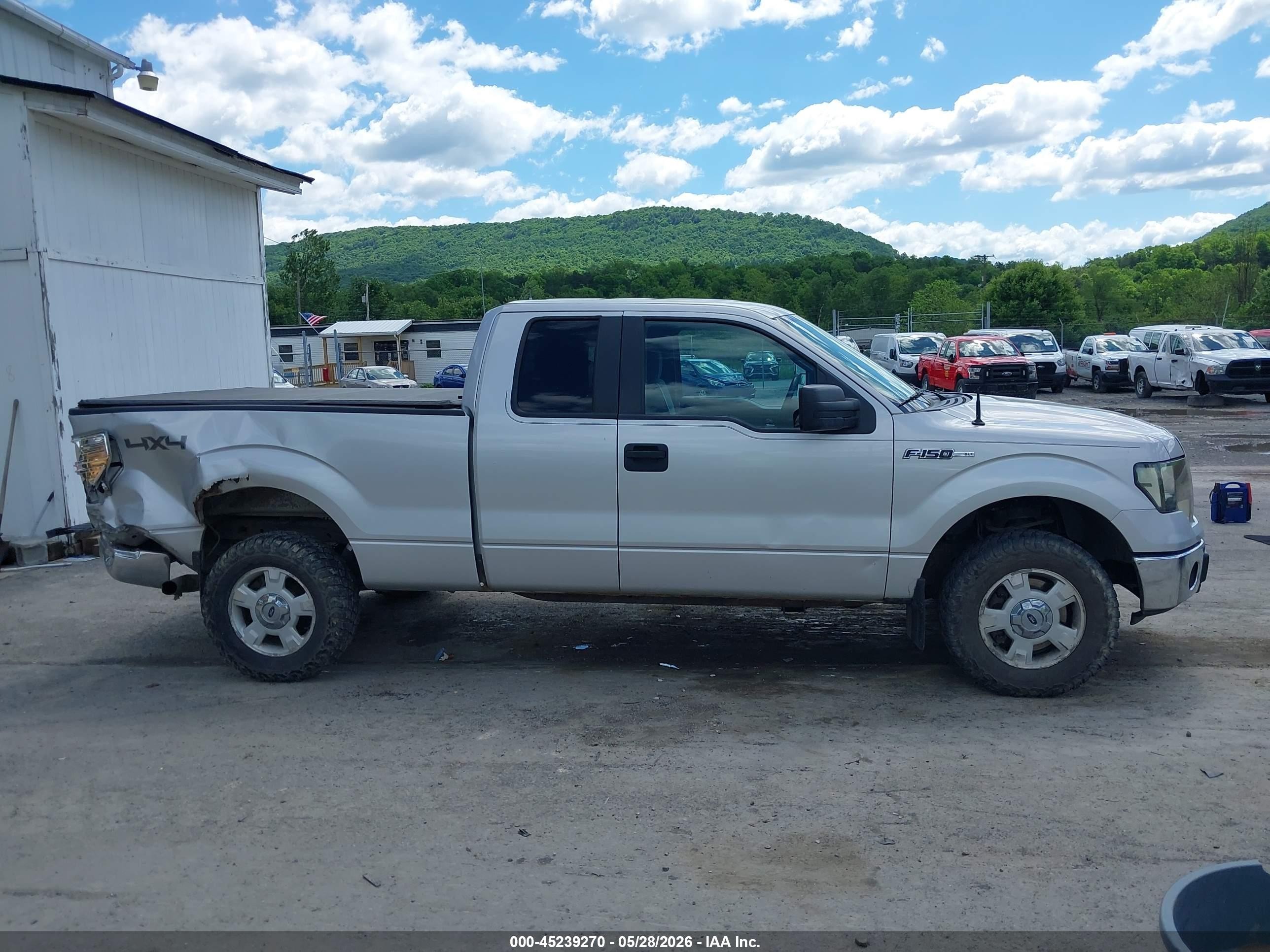 2013 Ford F-150 Xlt Silver vin: 1FTFX1EF8DKG04642