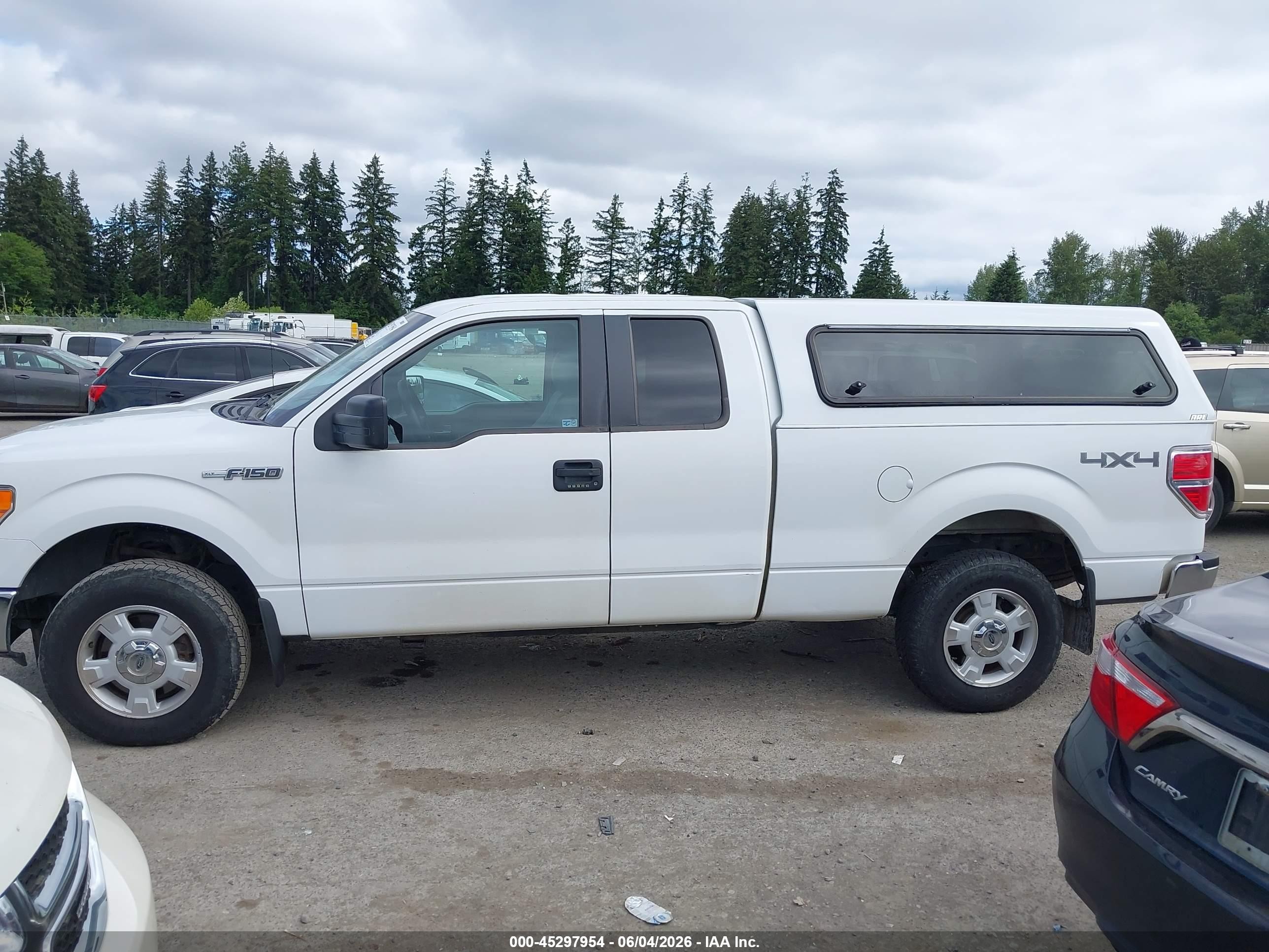 2014 Ford F-150 Xlt White vin: 1FTFX1EF8EFD12211