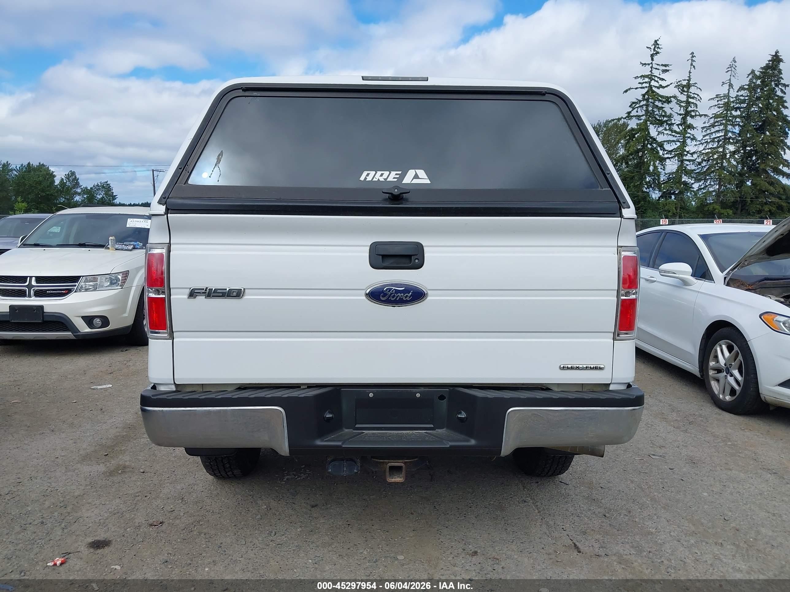 2014 Ford F-150 Xlt White vin: 1FTFX1EF8EFD12211