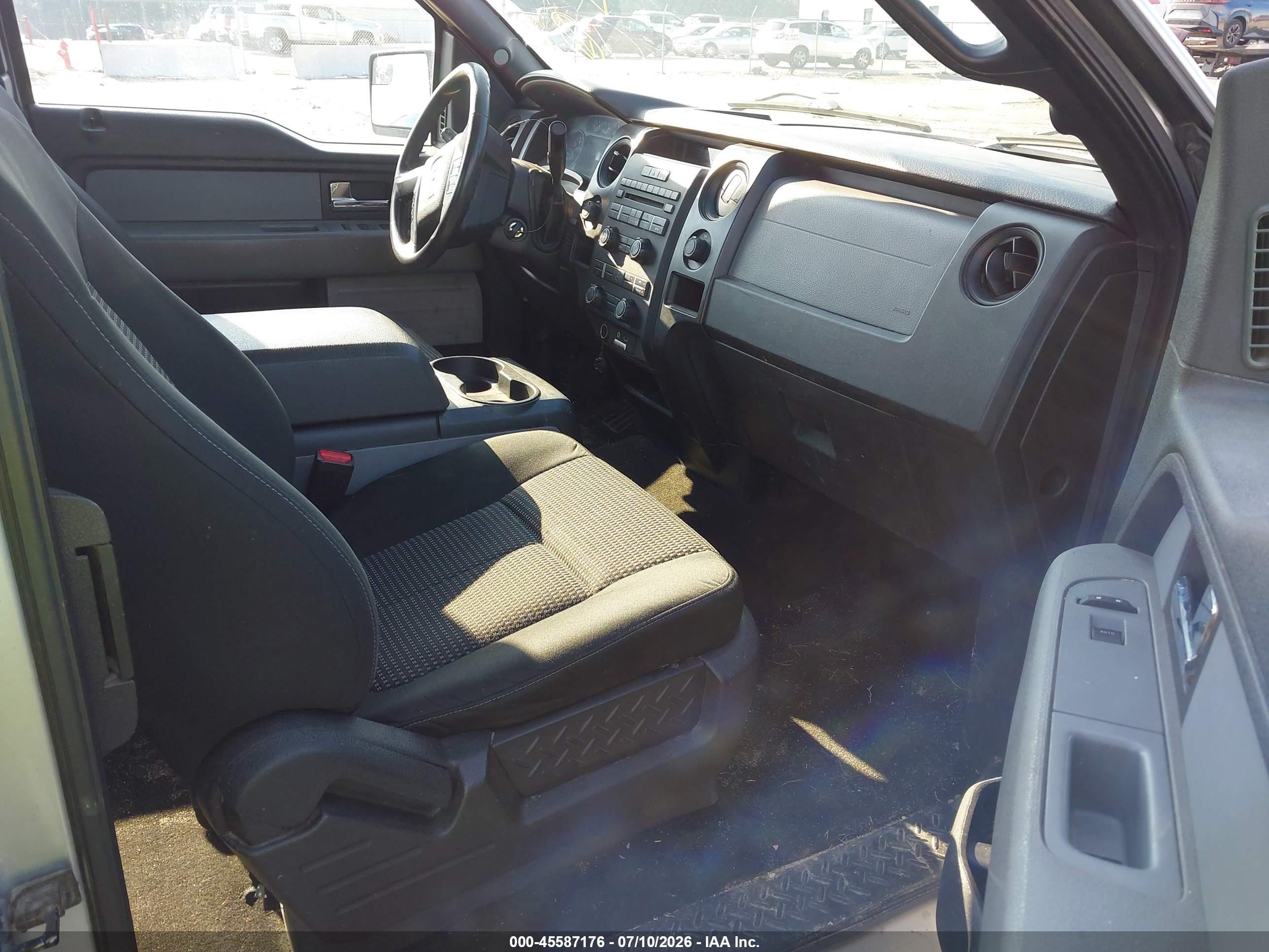2014 Ford F-150 Stx Серый vin: 1FTFX1EF8EKE55019