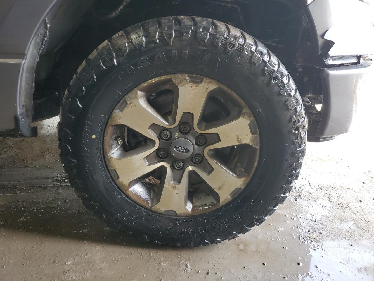 2014 Ford F150 Super Cab Gray vin: 1FTFX1EF8EKF34254 Damage: Right Front Wheel, Curb Rash, > 12 Inches