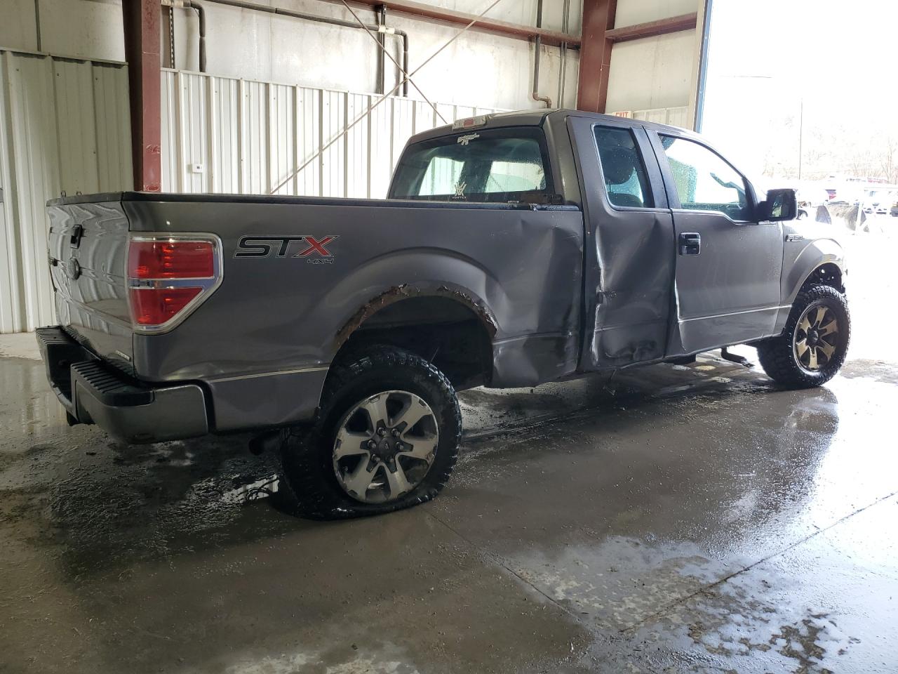 2014 Ford F150 Super Cab Gray vin: 1FTFX1EF8EKF34254 Damage: Right Rocker Panel, Dent(S) W/ Paint Dmg, > 12 Inches