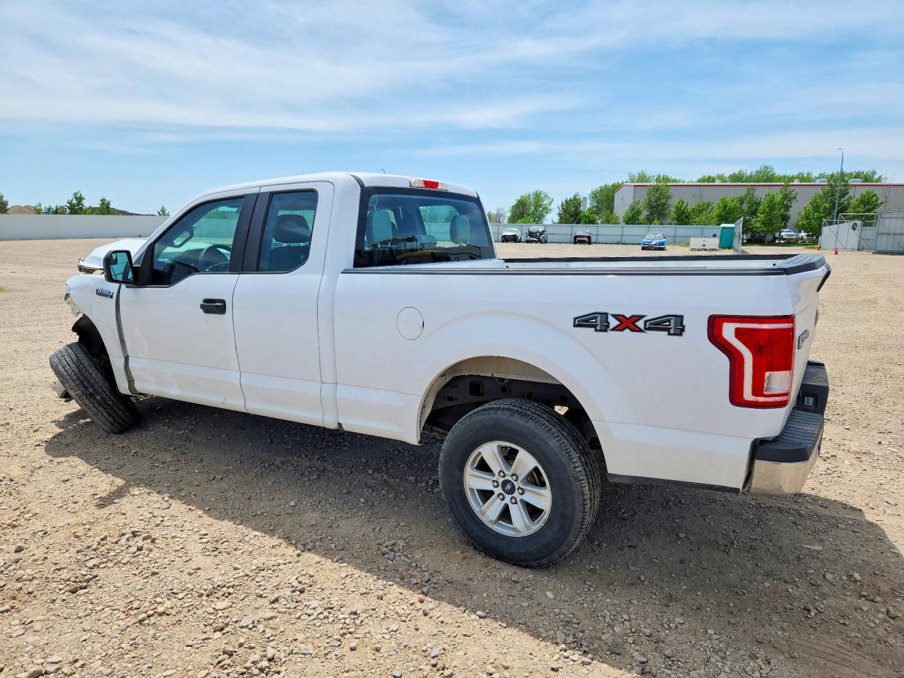 2015 Ford F150 Super Cab White vin: 1FTFX1EF8FKE74557