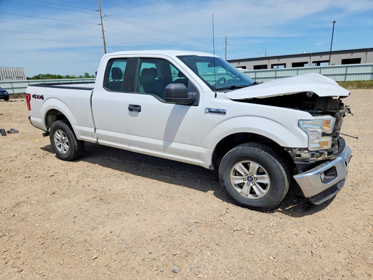 2015 Ford F150 Super Cab White vin: 1FTFX1EF8FKE74557
