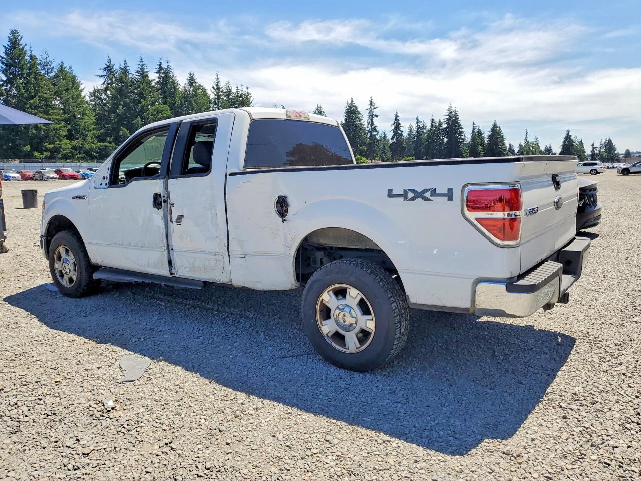 2011 Ford F150 Super Cab White vin: 1FTFX1EF9BFA64899