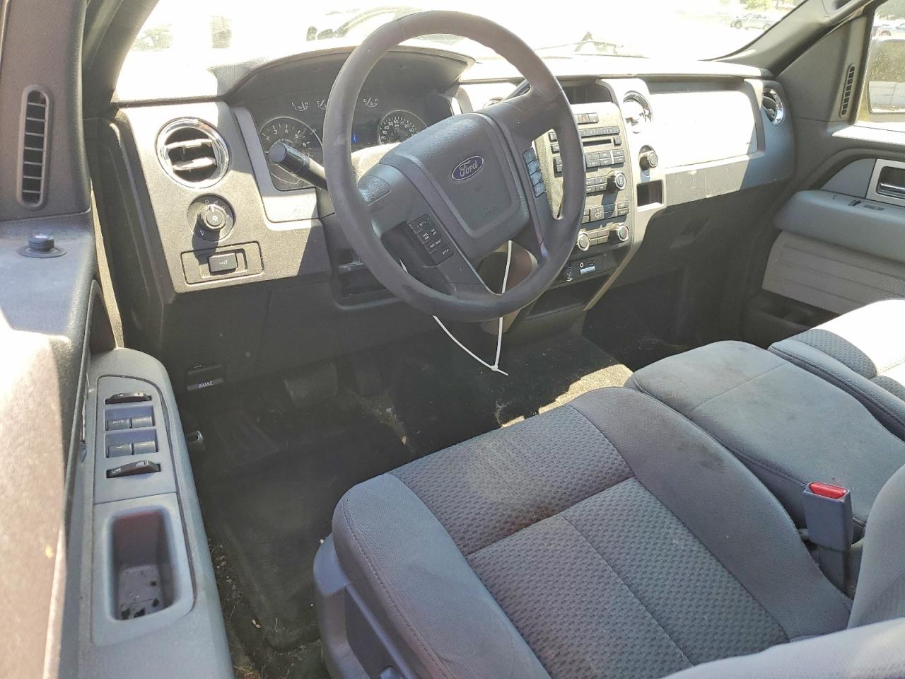 2011 Ford F150 Super Cab White vin: 1FTFX1EF9BFA64899