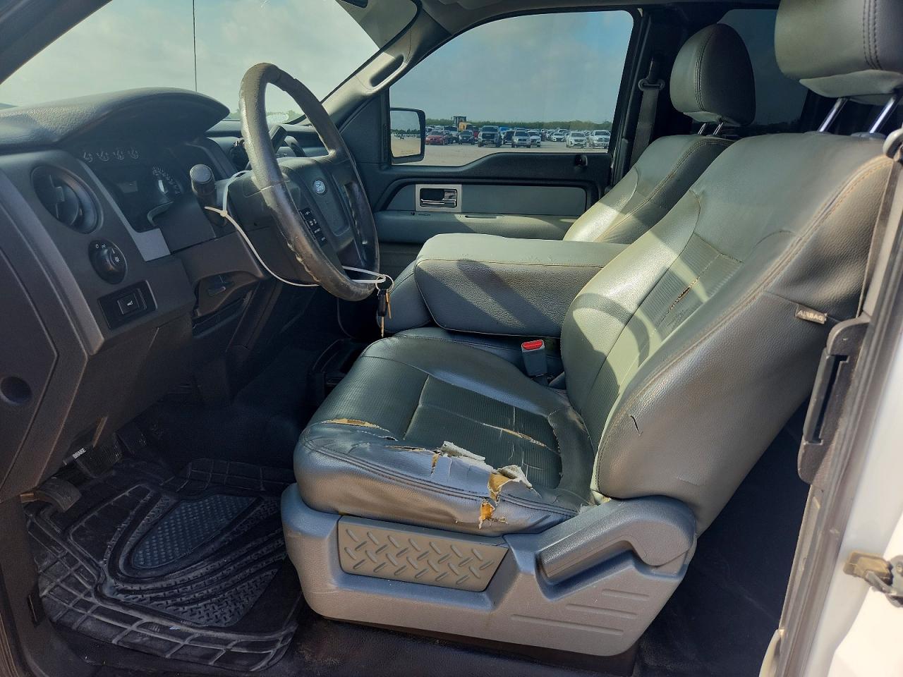 2011 Ford F150 Super Cab White vin: 1FTFX1EF9BFB59074