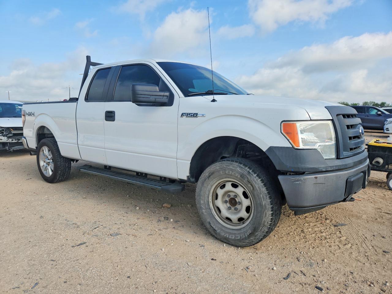 2011 Ford F150 Super Cab White vin: 1FTFX1EF9BFB59074