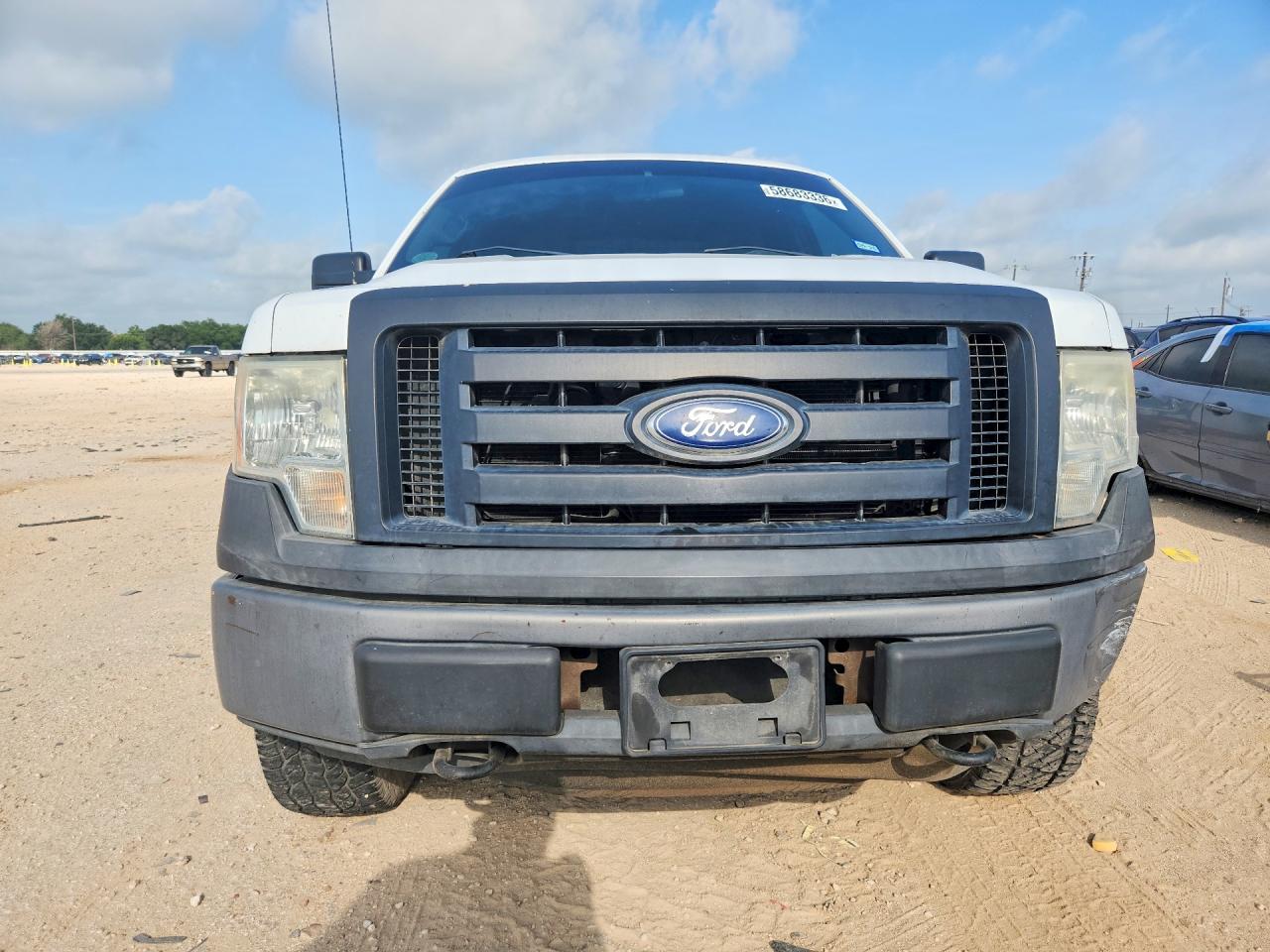 2011 Ford F150 Super Cab White vin: 1FTFX1EF9BFB59074