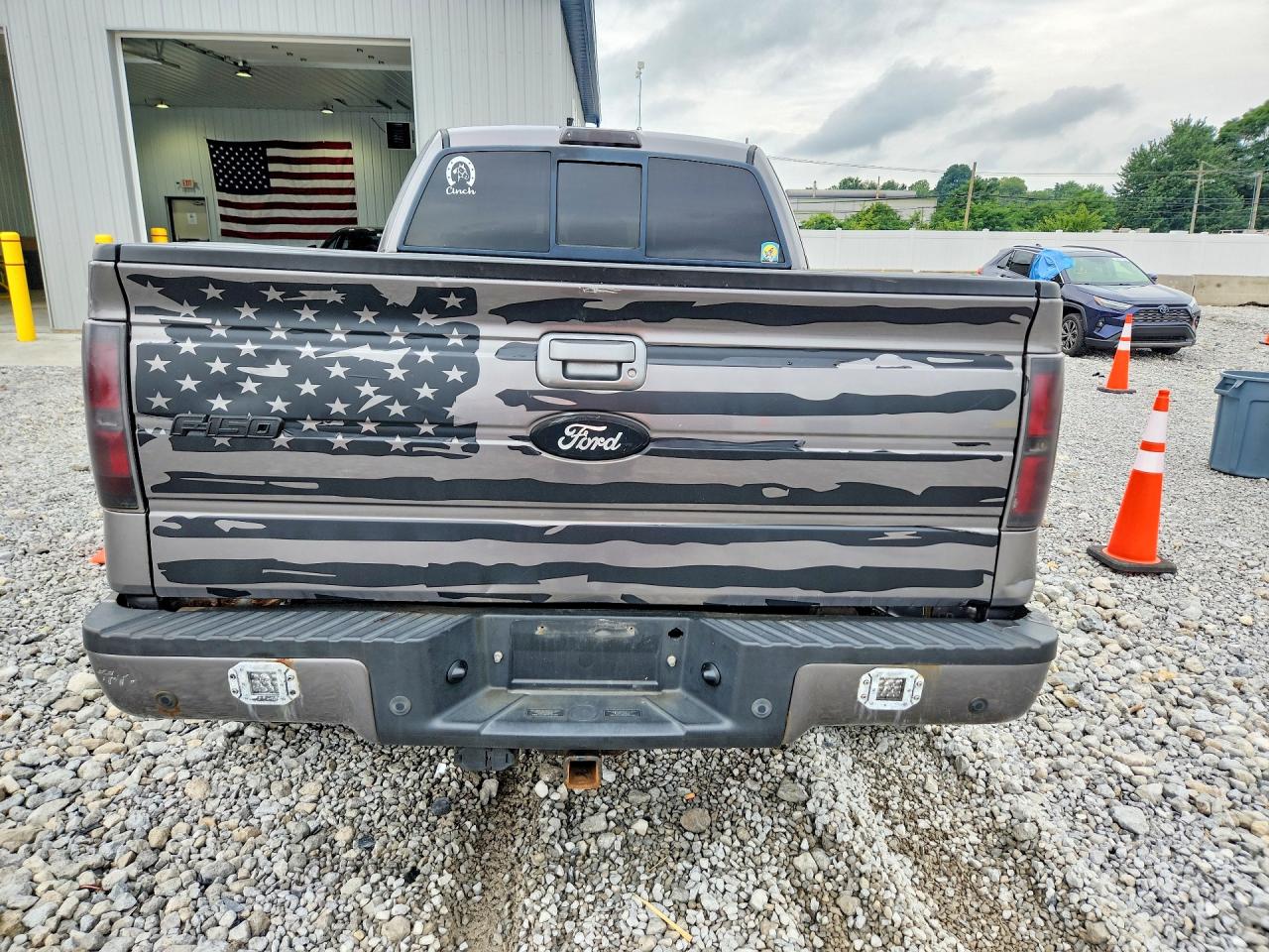 2011 Ford F150 Super Cab Gray vin: 1FTFX1EF9BFC11609