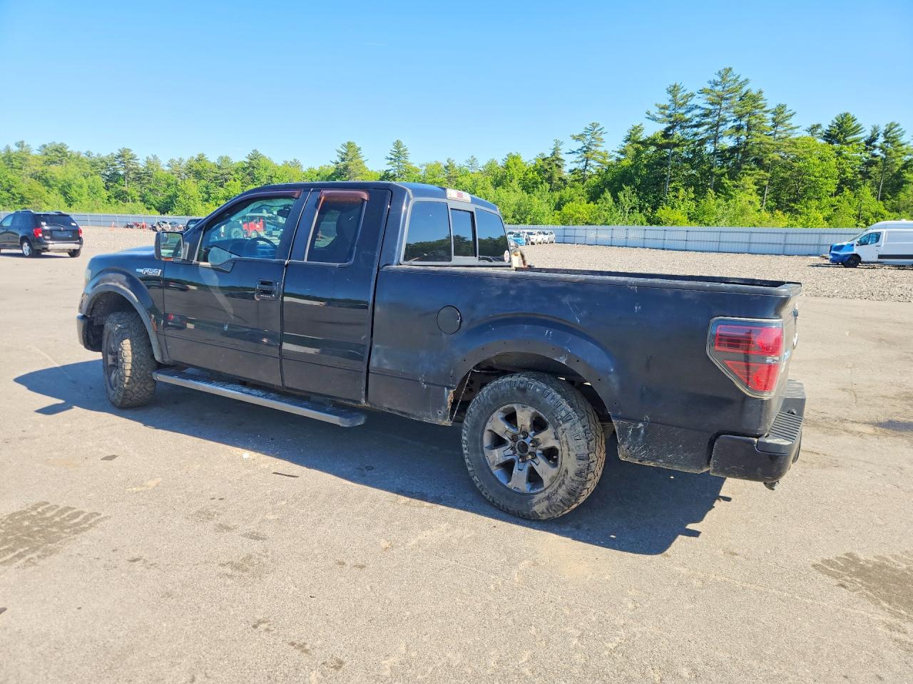2011 Ford F150 Super Cab Black vin: 1FTFX1EF9BKE12692